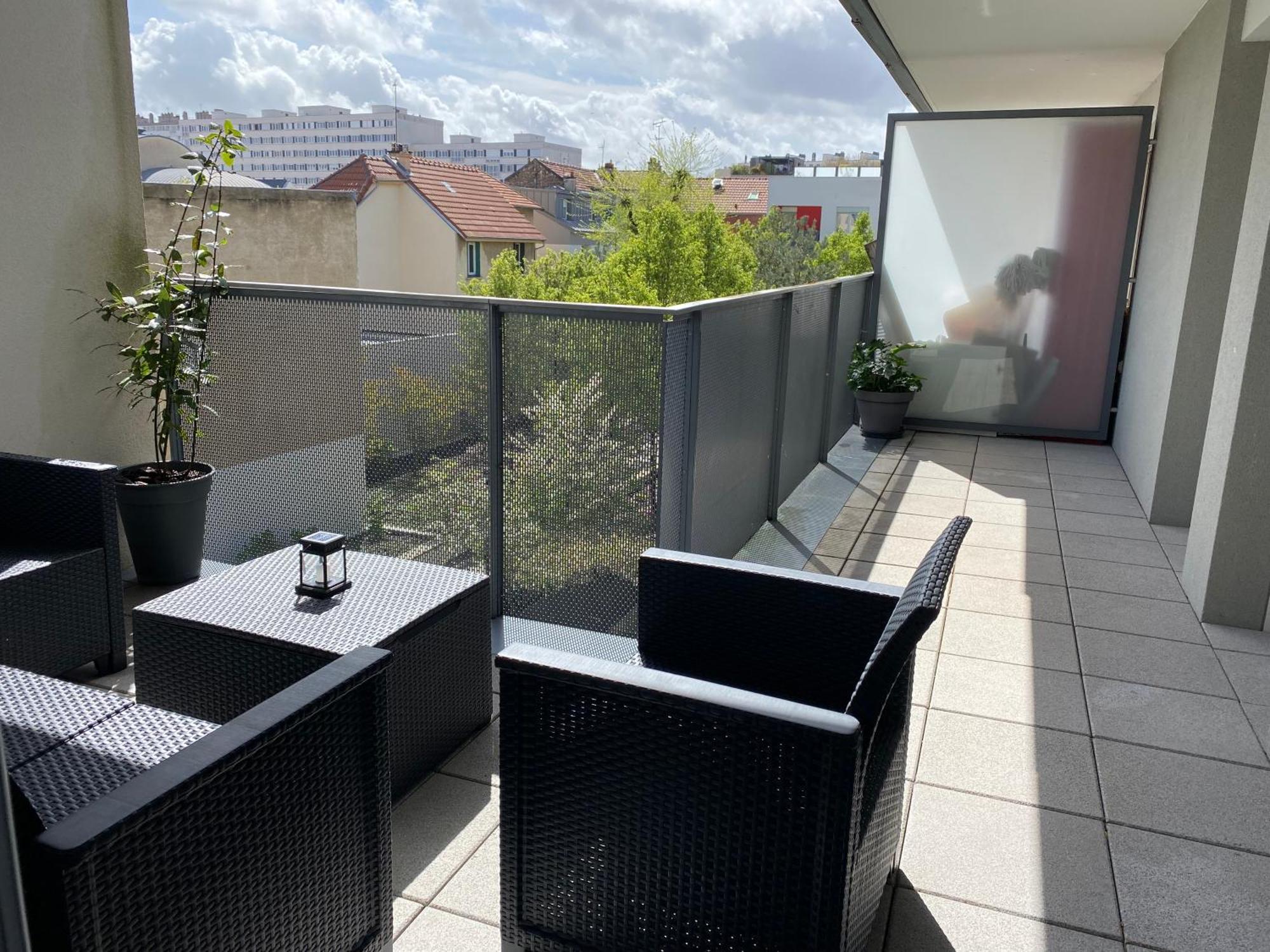 Lumiere Parisienne Moderne Lumineux Et Spacieux De 66m2 Metro L13 Parking Terrasse Et Ascenseur