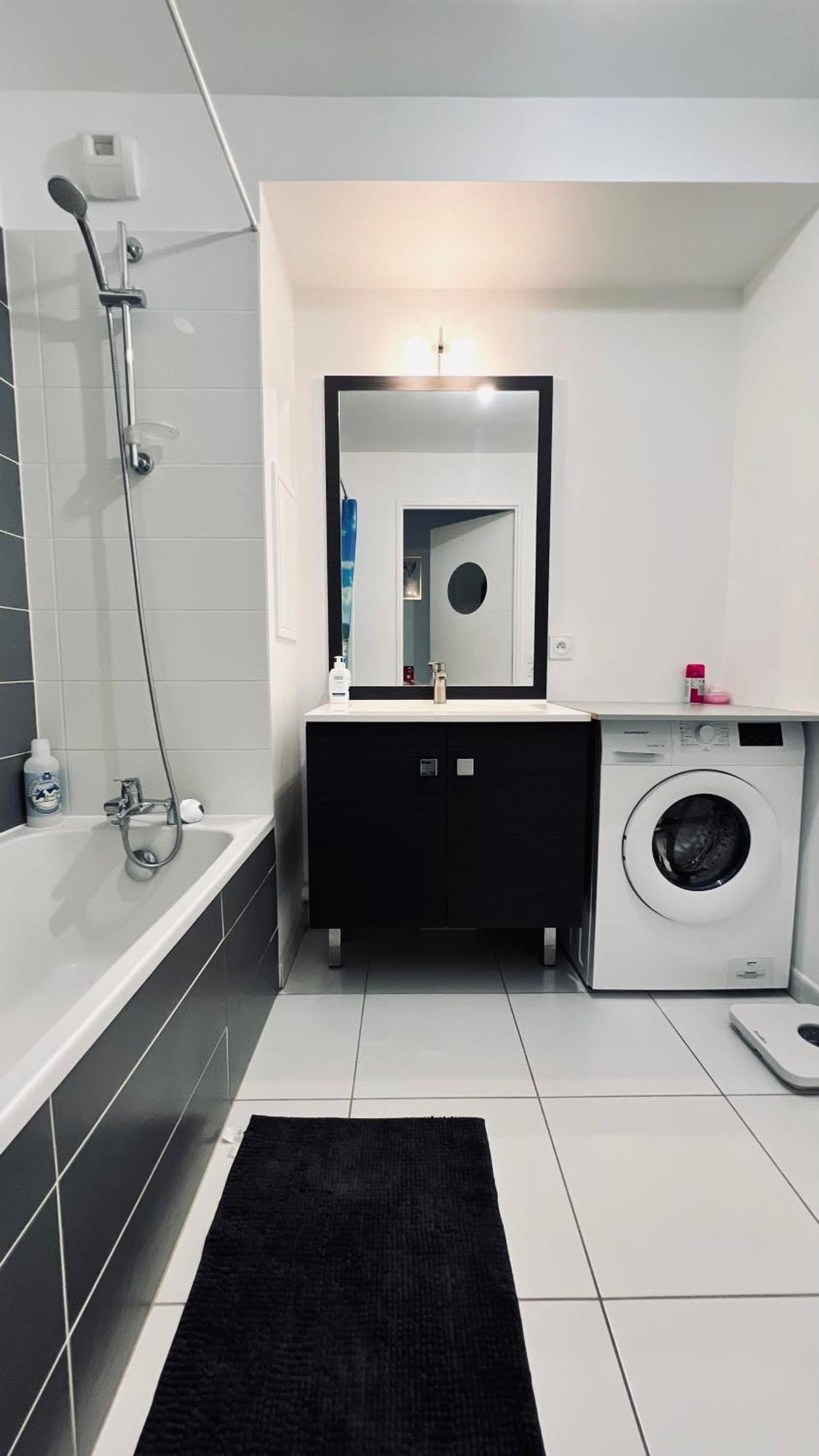Appartement Lumiere Parisienne Moderne Lumineux Et Spacieux De 66m2 Metro L13 Parking Terrasse Et Ascenseur *