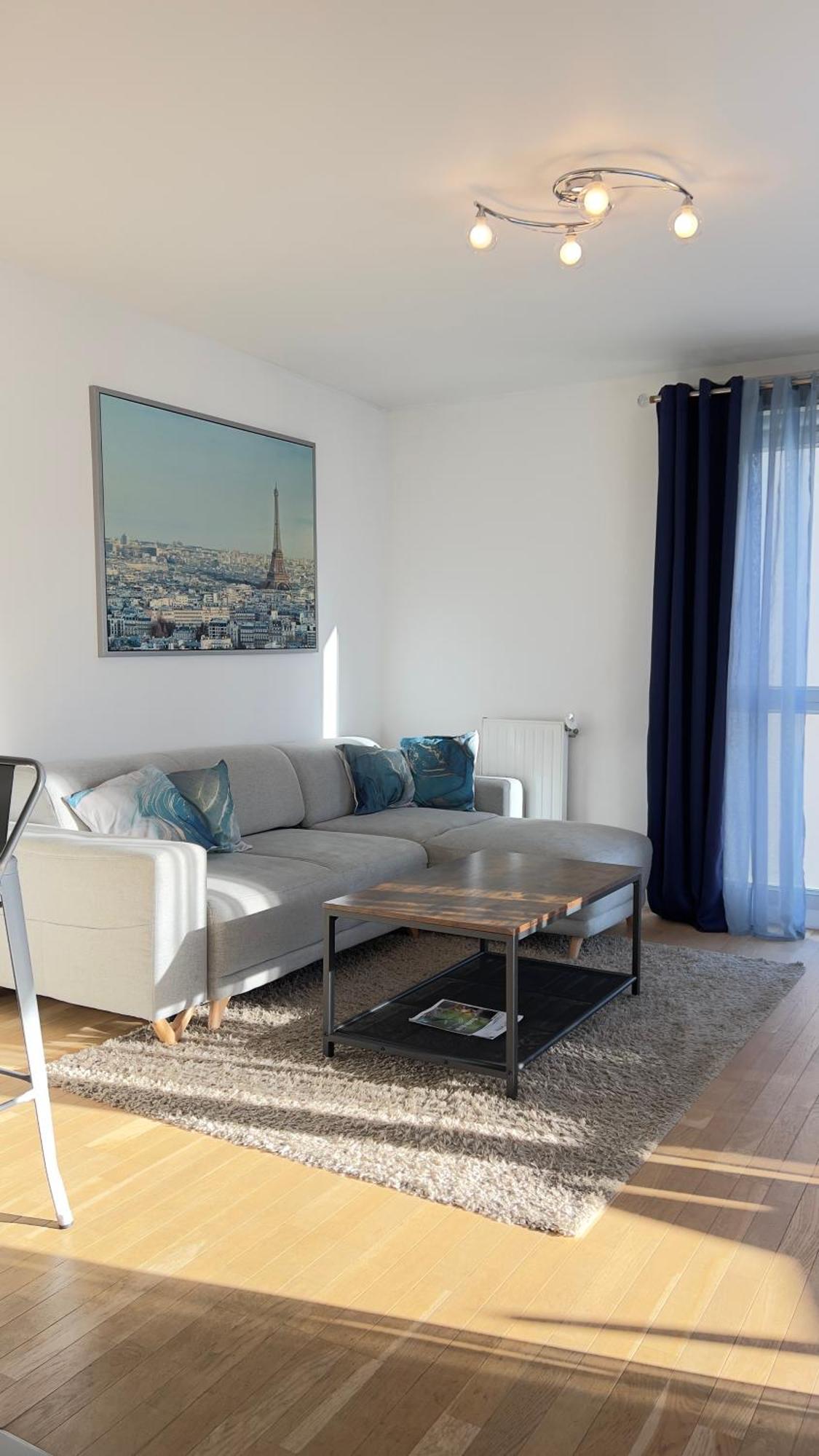 Appartement Lumiere Parisienne Moderne Lumineux Et Spacieux De 66m2 Metro L13 Parking Terrasse Et Ascenseur