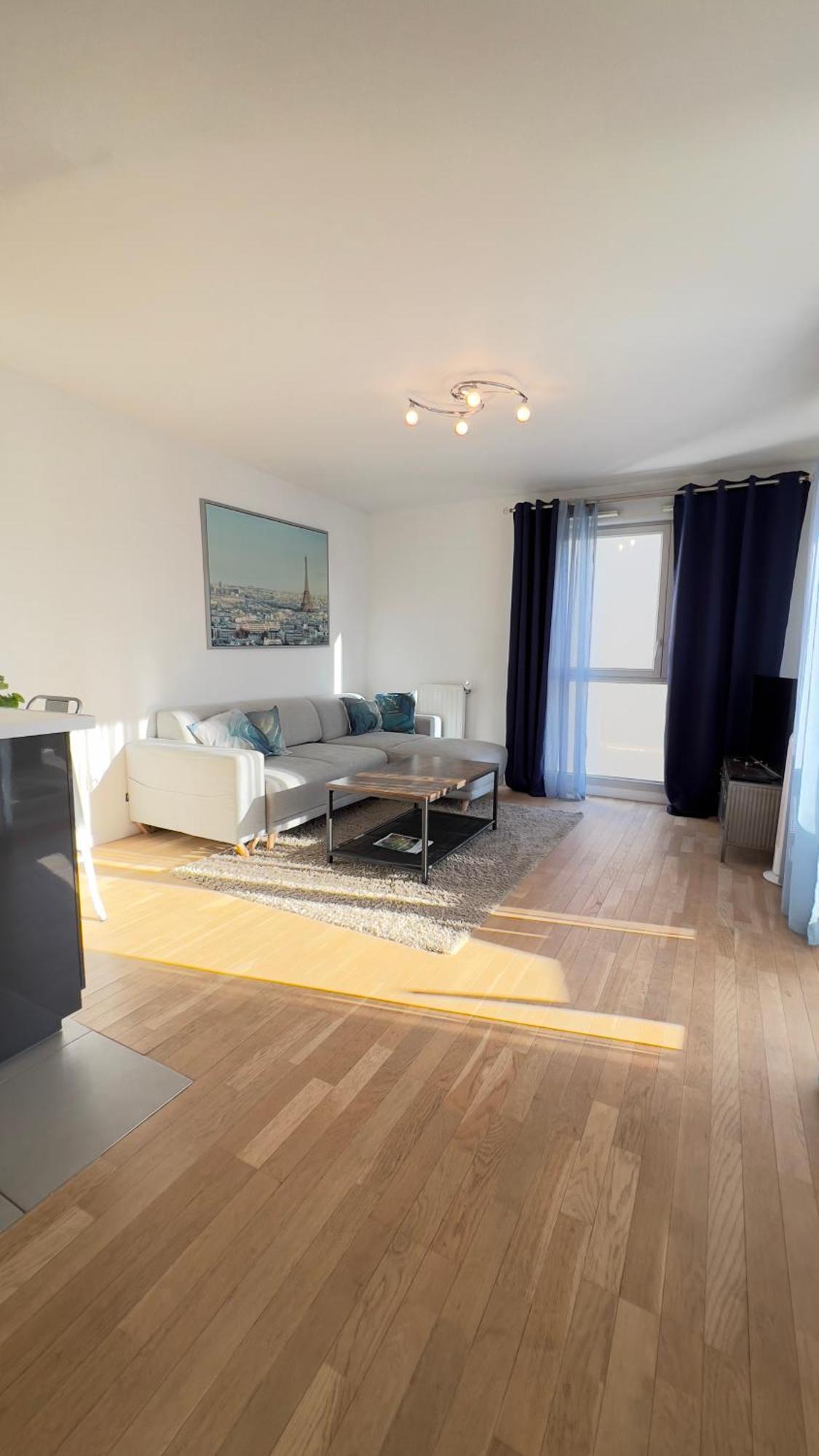 Lumiere Parisienne Moderne Lumineux Et Spacieux De 66m2 Metro L13 Parking Terrasse Et Ascenseur Appartement Malakoff