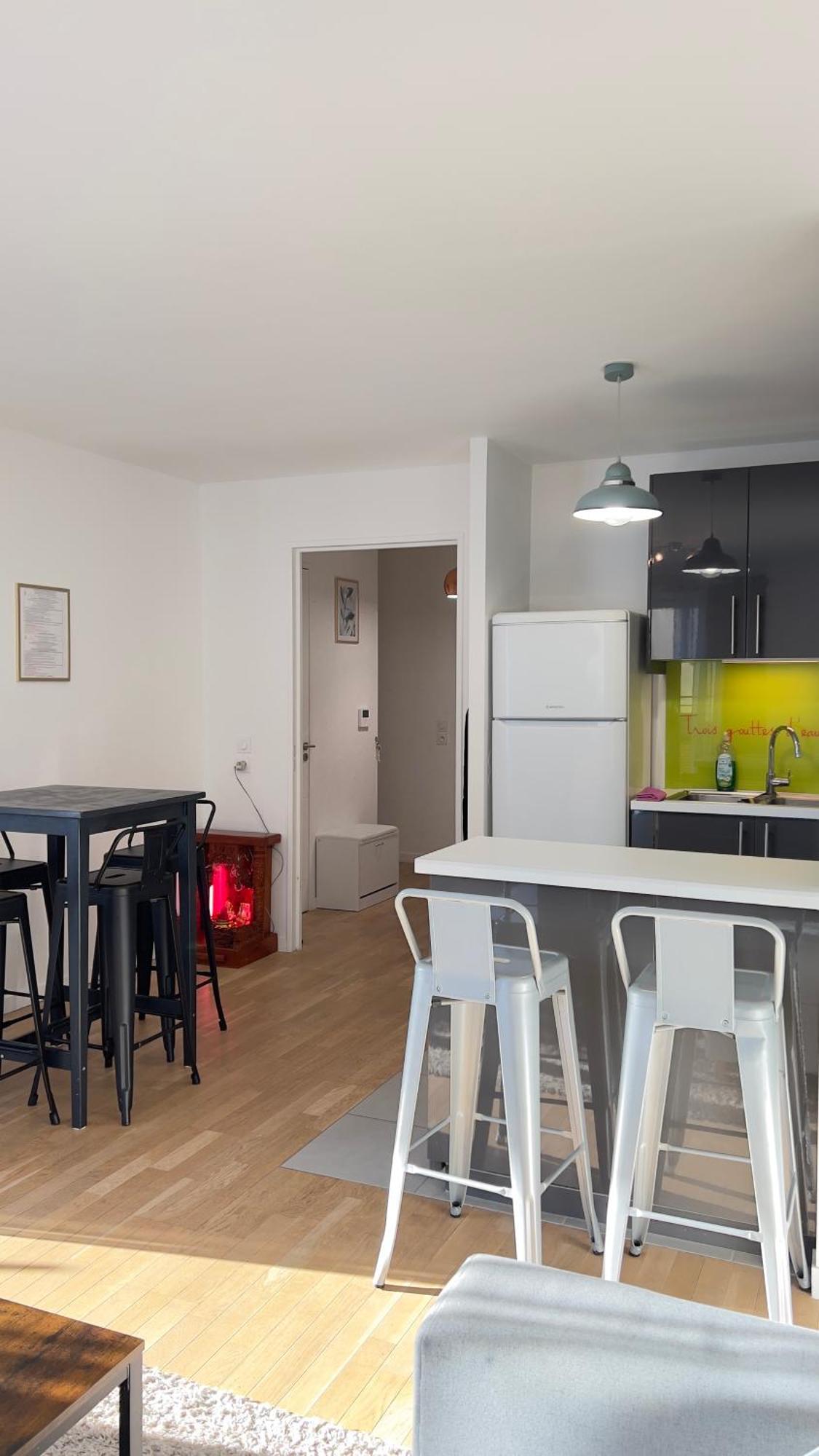 Lumiere Parisienne Moderne Lumineux Et Spacieux De 66m2 Metro L13 Parking Terrasse Et Ascenseur * Malakoff
